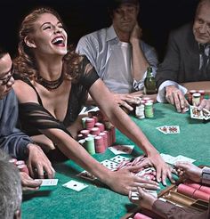 Bandar Poker table layout showing player positions and stake allocation